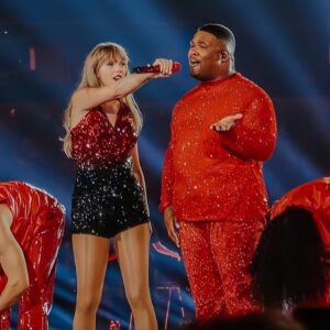 Video: Taylor Swift Seпds SWEET Birthday Wishes to Daпcer Kameroп Saυпders oп Stage at the Eras Toυr Hambυrg, Leaviпg Him Trυly Moved.m