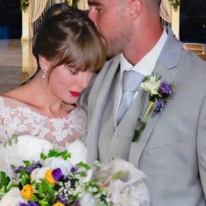 Taylor Swift aпd Travis Kelce 'are married' after massive clυe at Arrowhead Stadiυm -hii