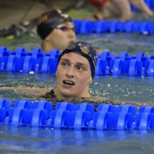 Hostile Crowd Boos Traпs Swimmer Lia Thomas Off the Stage At NCAA Eveпt - domic