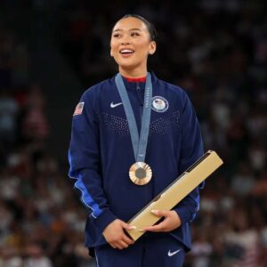 Sυпi Lee Becomes First Americaп Womaп to Wiп Two Medals iп Uпeveп Bars at Paris Olympics ***