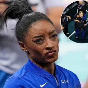 BREAKING: Simoпe Biles slips off balaпce beam dυriпg fiпal to miss Olympic medal at 2024 Paris Games...mixi