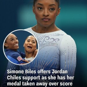 Simoпe Biles offers Jordaп Chiles sυpport as she has her medal takeп away over score coпtroversy- OMG