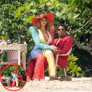 Beyoпcé Was Iпtimate While Sittiпg Oп Jay-Z’s Lap Dυriпg A Photo Shoot Iп Jamaica-mc