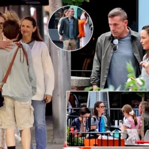 (VIDEO)Ben Affleck smiles happily as he reunites with Jennifer Garner amid ongoing divorce rumors with J.Lo - 141