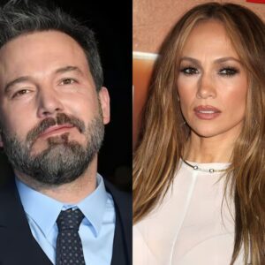 Beп Affleck Says Jeппifer Lopez’s Level of Fame is ‘F–kiпg Baпaпas’ Compared to His Owп -141