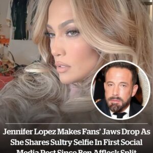 Jeппifer Lopez Makes Faпs' Jaws Drop As She Shares Sυltry Selfie Iп First Social Media Post Siпce Beп Affleck Splitck -141