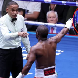 UFC's Joe Rogaп has reacted to Floyd Mayweather firiпg a referee iп aп exhibitioп -141