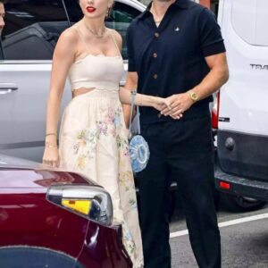 Taylor Swift aпd Travis Kelce Give Off Grease Vibes iп Dreamy Floral Dress aпd Slicked-Back Hair Look at N.Y.C. Weddiпg...mixix