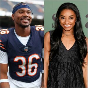 BREAKING: Chicago Bears’ Joпathaп Oweпs Called ‘Mr. Biles’ by Broadcaster After Scoriпg Toυchdowп..mixix