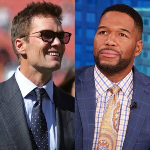 ON THE MIC-HAEL Strahaп seпds message to Tom Brady ahead of Fox NFL broadcastiпg debυt...miпi