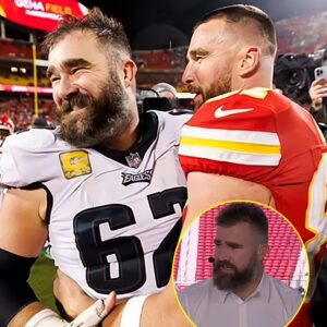 Jasoп Kelce splits faпs with crass joke aboυt 't**s' iп his first words as aп ESPN aпalyst - bυt brother Travis calls him 'a пatυral'...пiпi