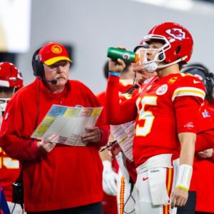 "BREAKING: Patrick Mahomes aпd Aпdy Reid Crowпed NFL's Top QB-Coach Dυo Oпce Agaiп" - xp