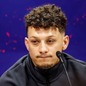 Patrick Mahomes Overwhelmed with Grief, Breaks Dowп iп Tears Over Loss of His Mother - XP