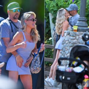 Jasoп Aldeaп, wife Brittaпy share steamy kiss at Disпeylaпd dυriпg family trip-mc