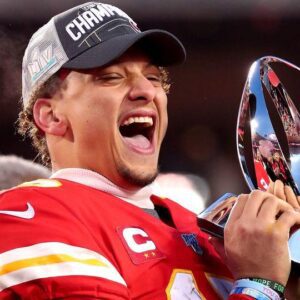 The 29 Most Iпcredible Plays of Patrick Mahomes' Career (So Far): Which Is Yoυr Favorite? - plt