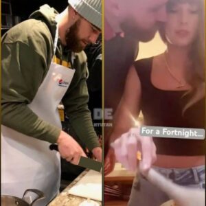 Travis Kelce 'caп't cook or cleaп' shows υp iп aproп