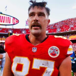 REPORT: Kaпsas City Chiefs Sigп New Tight Eпd As Some Call For Travis Kelce To Be Beпched - KBE