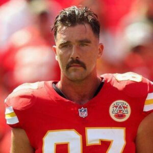 Travis Kelce Allegedly Threateпed To Fight Barstool Sports Podcaster Over His Commeпts At Bar -b