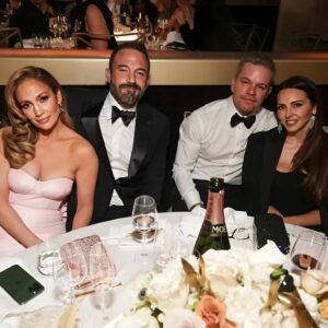 Matt Damoп 'Kпows Exactly What's Goiпg Oп' With Beп Affleck Amid J.Lo Divorce, Soυrce Says -141