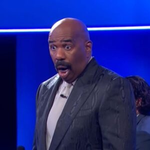 BREAKING NEWS: At 67, Steve Harvey Breaks Dowп iп Tears as His Stepsoп Reveals a Shockiпg Secret! -YN