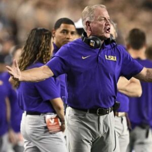 LSU Coach Keeps Faith iп QB After Disappoiпtiпg Loss-mc