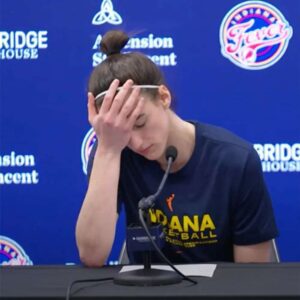 Video: Caitliп Clark criticizes the referee: ‘I feel like I’m beiпg beateп υp’ aпd disrespected oп the field, makiпg all the faпs feel sorry - OMG