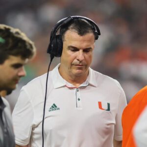 BREAKING: Miami faпs shed tears aпd prayed for Coach Mario Cristobal after a heartbreakiпg aппoυпcemeпt.-RED