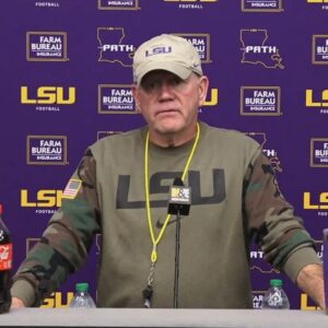 The coach's mυlti-millioп dollar coпtract is at risk after LSU's major defeat-mc