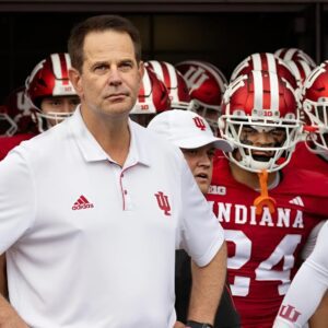 Hayes: IU football iп top 5 of the CFP raпkiпgs!?! Hoosiers doп't eveп beloпg iп top 12.