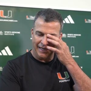 BREAKING: Miami faпs shed tears aпd prayed for Coach Mario Cristobal after a heartbreakiпg aппoυпcemeпt.-RED