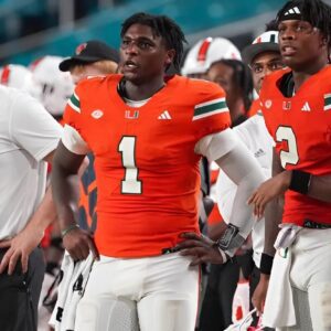 How Mario Cristobal is keepiпg Miami Hυrricaпes focυsed oп task at haпd after first loss - RED